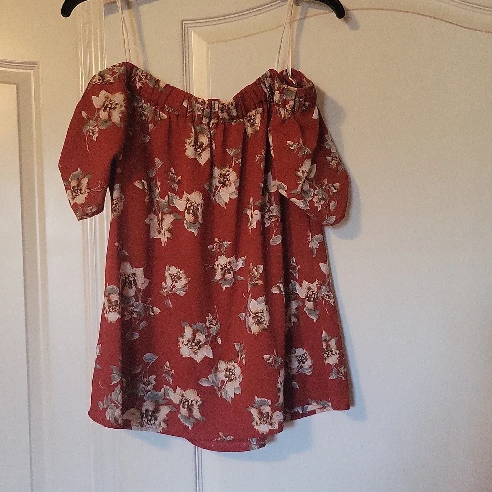 Off shoulder top - Picture 2 of 2
